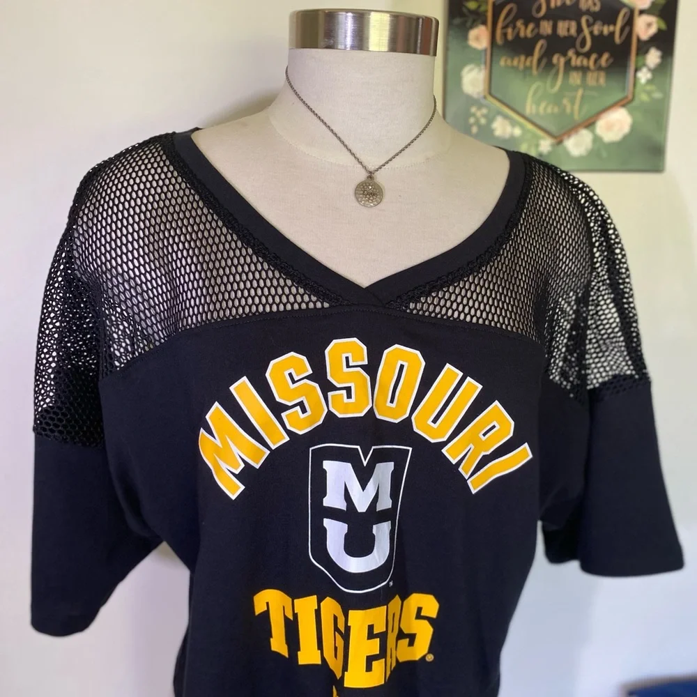 Victorias Secret Pink MU shirt - Picture 1 of 15